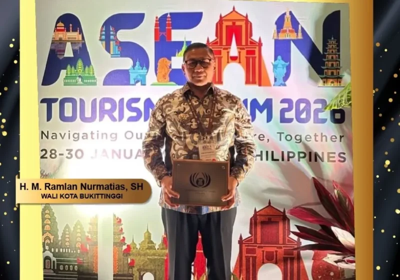 Wali Kota Bukittinggi, Ramlan Nurmatias menerima The 5th ASEAN Clean Tourist City Award di Grand Ballroom, Nustar Resort, Cebu, Filipina, Jumat (30/1/2026). (Foto: Kominfo Bukittinggi)