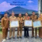 Gubernur Sumbar Mahyeldi meraih Anugerah Upakarya Wanua Nugraha dari Pemerintah Pusat, Kamis (15/1/2025). (Foto: ADPSB)