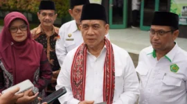 Wakil Menteri Agama Romo H.R. Muhammad Syafi'i saat meninjau MAN 2 Yogyakarta, Sabtu (3/1/2026).  (Foto: Kemenag Rahadian Bagaskara)