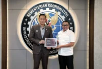 Wali Kota Bukittinggi Ramlan Nurmatias bertemu Menko AHY di Kantor Kemenkominfra, Kamis (15/1/2026). (Foto: Kominfo Bukittinggi)