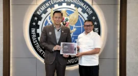 Wali Kota Bukittinggi Ramlan Nurmatias bertemu Menko AHY di Kantor Kemenkominfra, Kamis (15/1/2026). (Foto: Kominfo Bukittinggi)
