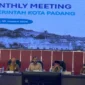 Wali Kota Padang, Fadly Amran memimpin rapat bulanan Pemko Padang, Senin (5/1/2026). (Foto: Prokopim Padang)