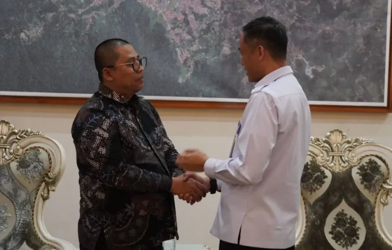 Wali Kota Padang Panjang, Hendri Arnis bersama Kakanim Agam, Kizlar Assad di Rumah Dinas Wali Kota Padang Panjang, Kamis (22/1/2026). (Foto: Kominfo Padang Panjang)