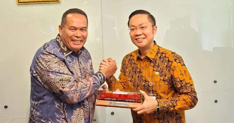Wali Kota Pariaman Yota Balad melakukan audiensi dengan Direktur Jenderal Perkeretaapian Kementerian Perhubungan RI, Allan Tandiono di Jakarta, Jumat (23/1/2026). (Foto: Kominfo Kota Pariaman)