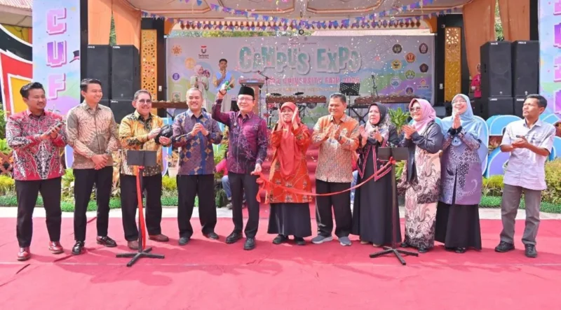 Wali Kota Payakumbuh, Zulmaeta membuka Cafladoepa University Fair (CUF) 2026 di SMA Negeri 2 Payakumbuh, Kamis (22/01/2026). (Foto: MC Payakumbuh)