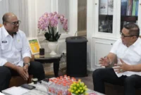 Wali Kota Bukittinggi Ramlan Nurmatias bertemu Direktur Jenderal Bina Administrasi Kewilayahan Kemendagri, Safrizal ZA di Jakarta, Rabu (14/1/2026).
