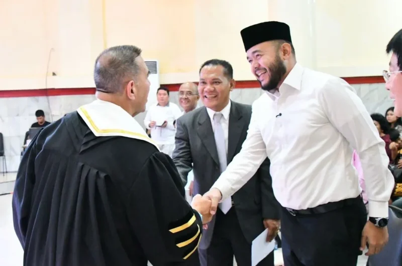 Wali Kota Padang Fadly Amran meninjau pelaksanaan ibadah dan Perayaan Natal PGIW Sumbar, Sabtu (17/1/2026). (Foto: Prokopim Padang)