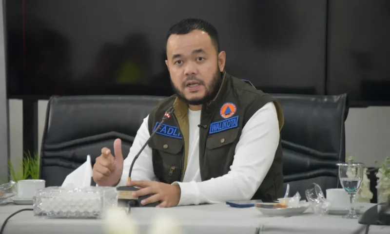 Wali Kota Padang Fadly Amran menginstruksikan seluruh jajaran untuk siaga penuh menghadapi ancaman bencana hidrometeorologi. (Foto: Prokopim Padang)