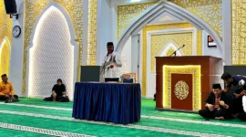 Wali Kota Padang Fadly Amran dalam wirid bulanan Pemerintah Kota Padang di Masjid Nurul Iman, Jumat (9/1/2026). (Foto: Diskominfo Padang)