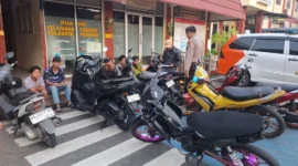 Polresta Padang mengamankan pelaku pelaku balap liar beserta 10 sepeda motor di Taman Melati, Kamis (19/2/2026). (Foto: Polresta Padang)