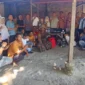 Wakil Wali Kota Pariaman, Mulyadi menyerahkan bantuan bantuan alat tangkap ikan kepada 15 nelayan di Kecamatan Pariaman Utara, Kamis (5/2). (Foto: Kominfo Kota Pariaman)