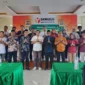 
Ketua Bawaslu Pessel, Afriki Musmaidi (empat dari kiri) dan Kepala Sekretariat, Rinaldi foto bersama dengan Huztad Dedi Afdal, Lc, usai pengajian. (Foto: Dok. Humas Bawaslu)