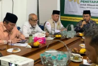 Baznas Kota Padang menggelar mudzakarah penetapan zakat fitrah dan fidyah pada Senin (9/2/2026). (Foto: Baznas Padang)