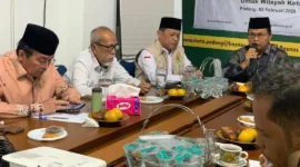 Baznas Kota Padang menggelar mudzakarah penetapan zakat fitrah dan fidyah pada Senin (9/2/2026). (Foto: Baznas Padang)