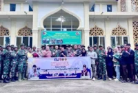 TNI Kodim 0308 Pariaman bersama Kwarran Pramuka 031604 Pariaman Timur menggelar Gerakan ASRI di Mesjid Baiturrahim, Dusun Simpang Raya, Desa Talago Sariak, Minggu pagi (8/2/2026). (Foto: Kominfo Kota Pariaman)
