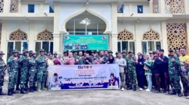 TNI Kodim 0308 Pariaman bersama Kwarran Pramuka 031604 Pariaman Timur menggelar Gerakan ASRI di Mesjid Baiturrahim, Dusun Simpang Raya, Desa Talago Sariak, Minggu pagi (8/2/2026). (Foto: Kominfo Kota Pariaman)