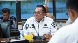 Bupati Tanah Datar, Eka Putra menghadiri rapat lanjutan pembangunan Jalan Tol Padang–Pekanbaru Seksi Bukittinggi–Sicincin di Gedung Bina Marga, Kementerian PU, Jakarta, Selasa (3/2/2026). (Foto: Prokopim Tanah Datar)
