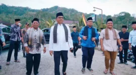 Bupati Solsel Khairunas saat Safari Ramadhan di Masjid Nurul Iman Pulakek, Kamis (27/2/2026). (Foto: Pemkab Solsel)