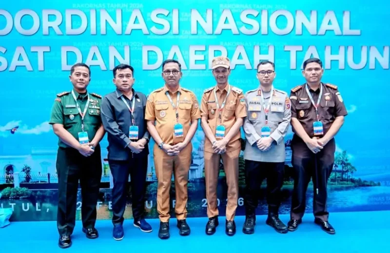 Bupati Solsel Khairunas bersama Wakil Bupati Yulian Efi, Ketua DPRD dan unsur Forkopimda menghadiri Rakornas Pemerintah Pusat dan Daerah Tahun 2026 di SICC, Kabupaten Bogor, Jawa Barat, Senin (2/2/2026). (Foto: Humas Pemkab Solsel)