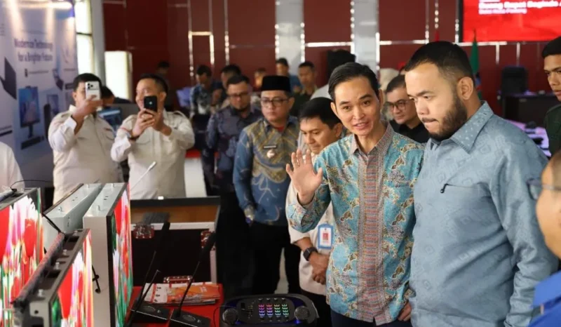 Wali Kota Padang, Fadly Amran saat kegiatan Business Matching Belanja Produk Dalam Negeri yang digelar di Ruang Bagindo Aziz Chan, Balai Kota Aia Pacah, Kamis (12/2/2026). (Foto: Prokopim Padang)