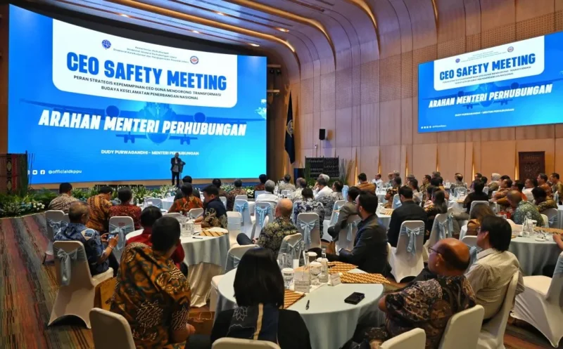 Menteri Perhubungan Dudy Purwagandhi dalam CEO Safety Meeting 2026 di Kantor Pusat Kemenhub, Jakarta, Rabu (25/2). (Foto: Kemenhub)