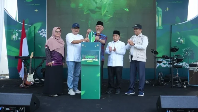 Gubernur Sumbar Mahyeldi menghadiri Dari Nagari Untuk Negeri (DAUN) Ramadan Fest 2026. (Foto: ADPSB)