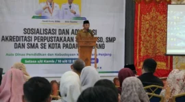Wakil Wali Kota Padang Panjang, Allex Saputra membuka Sosialisasi dan Advokasi Akreditasi Perpustakaan Sekolah di Aula Dinas Pendidikan dan Kebudayaan Padang Panjang, Selasa (10/2/2026). (Foto: Kominfo Padang Panjang)