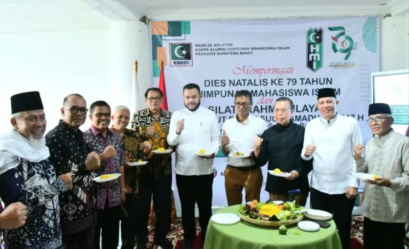 Wali Kota Padang, Fadly Amran menghadiri peringatan Dies Natalis ke-79 HMI yang digelar MW KAHMI Sumbar di Wisma Insan Cita HMI/KAHMI, Jumat (13/2/2026). (Foto: Prokopim Padang)