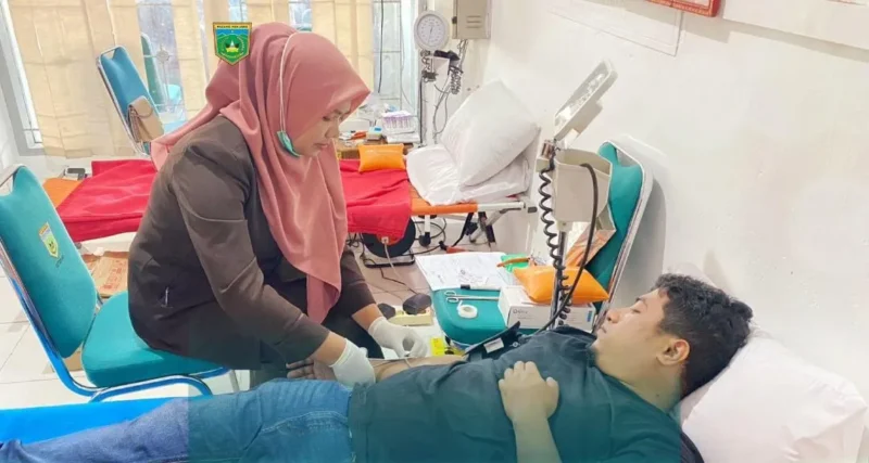 Dinas Kesehatan Padang Panjang menggelar kegiatan donor darah menyambut Ramadan 1447 Hijriah. (Foto: Kominfo Padang Panjang)