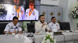 Wali Kota Padang Fadly Amran menjadi narasumber dalam Rakornas FKUB yang digelar secara virtual melalui Zoom Meeting dari Gedung Putih Rumah Dinas Wali Kota, Rabu (4/2/2026). (Foto: Prokopim Padang)