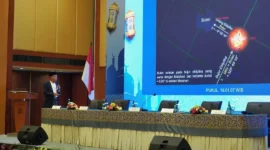 Anggota Tim Hisab Rukyat Kemenag, Cecep Nurwendaya, memaparkan secara komprehensif data astronomis posisi hilal pada 29 Sya’ban 1447 H. (Foto: Firmandan Wijaya/Kemenag)