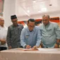 Bupati Tanah Datar Eka Putra menerima Huntara Danantara untuk warga terdampak bencana, Jumat (6/2/2026). (Foto: Prokopim Tanah Datar)