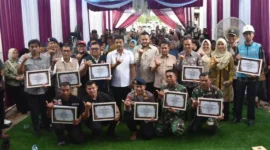 Wali Kota Padang Fadly Amran menghadiri peresmian Huntara Mandiri di Kelurahan Kapalo Koto, Kamis (5/2/2026). (Foto: Prokopim Padang)