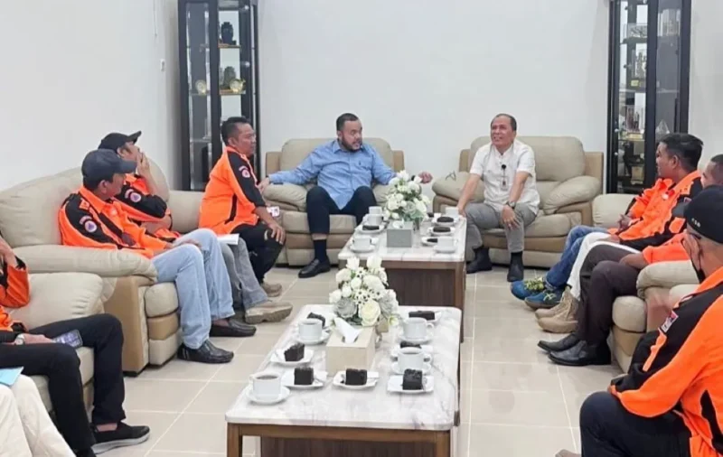 Wali Kota Padang, Fadly Amran menerima kunjungan perwakilan KSB Padang di Rumah Dinasnya, Rabu (18/2/2026). (Foto: Diskominfo Padang)