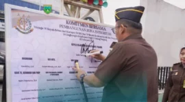 Kejari Padang Panjang mencanangkan Pembangunan Zona Integritas menuju WBK dan WBBM, Selasa (10/2/2025). (Foto: Kominfo Padang Panjang)