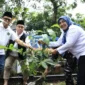 Kemenag menggelar Gerakan Bersama Bersih-Bersih Masjid (Geber Masjid) secara nasional, Senin (16/2/2026). (Foto: Kemenag)