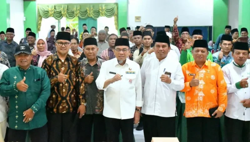 Wakil Wali Kota Padang Maigus Nasir membuka kegiatan Pembinaan dan Penguatan Kepengurusan Masjid Tingkat Kota Padang di Aula Kantor Kemenag Padang, Rabu (11/2/2026). (Foto: Prokopim Padang)