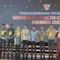 Kepala Dinas Kesehatan Kota Padang, dr. Srikurnia Yati mewakili Wali Kota menerima UHC Award 2026 di Jakarta pada 27 Januari 2026. (Foto: Diskominfo Padang)