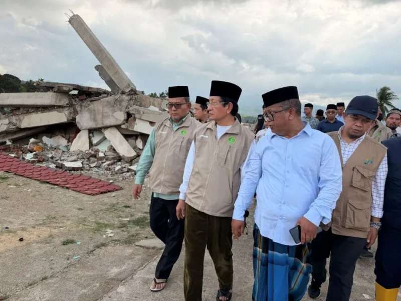 Menteri Agama Nasaruddin Umar ketika berkunjung ke Pesantren Najmul Hidayah, Bireuen, Desember lalu. (Foto: Kemenag)