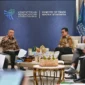 Menhub Dudy Purwagandhi berkoordinasi dengan Mendag Budi Santoso guna memastikan kelancaran distribusi logistik saat mudi Lebaran, di Jakarta, Selasa (24/2). (Foto: Kemenhub)
