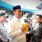 Menteri Pertanian (Mentan) Andi Amran Sulaiman saat melakukan inspeksi mendadak (sidak) di Pasar Kebayoran, Jumat (20/2/2026). (Foto: Kementan)