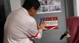 Menteri Perumahan dan Kawasan Permukiman (PKP), Maruarar Sirait meninjau program Gotong Royong Merenovasi Rumah Merah Putih di Jalan Cibuntu Selatan, Kota Bandung, Jumat (13/2/2026). (Foto: Kementerian PKP)