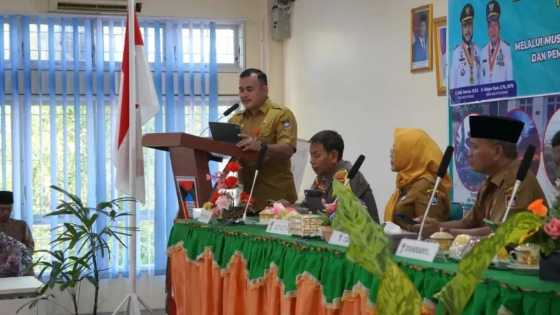 Pj Sekda Padang Raju Minropa membuka Musrenbang Kecamatan Bungtekab, Selasa (10/2/2026). (Foto: Diskominfo Padang)