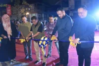 Wali Kota Padang Fadly Amran meresmikan kegiatan Nongkrong Kreatif di Taman Kota Tua, Kelurahan Pondok, Kecamatan Padang Barat, Sabtu malam (7/2/2026). (Foto: Prokopim Padang)