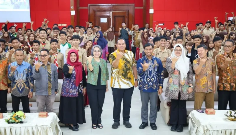 Wali Kota Pariaman, Yota Balad membuka kegiatan sosialisasi PMB ITPLN Tahun Akademik 2026/2027 di Aula Balai Kota Pariaman, Kamis (12/2/2026). (Foto: Kominfo Kota Pariaman)
