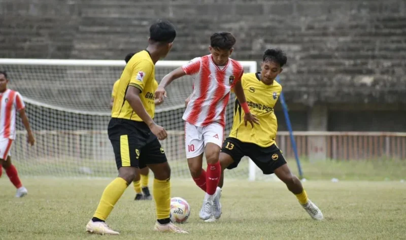 PSP Padang menghajar Gaung Putra FC dengan skor telak 14-0 pada lanjutan Liga 4 Sumbar di Stadion Utama Sumbar, Lubuk Alung, Rabu (11/2/2026). (Foto: Diskominfo Padang)