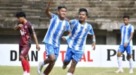 PSP Padang tampil superior saat menghadapi Gumarang FKNB pada laga pekan ke-6 lanjutan Liga 4 Sumbar di Stadion Utama Sumbar, Senin (9/2/2026). (Foto: Diskominfo Padang)