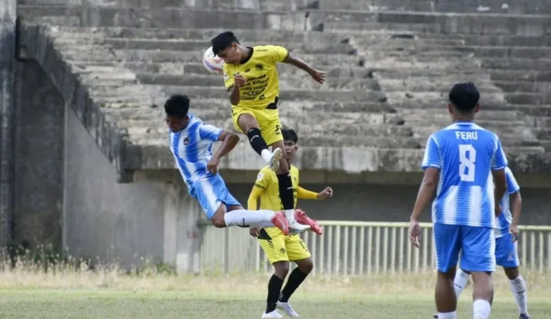 PSP Padang mengamankan tiga poin penting setelah menang 2-1 atas PS Rambatan pada laga kedelapan di Stadion Utama Sumbar, Lubuk Alung, Sabtu (14/2/2026). (Foto: Diskominfo Padang)