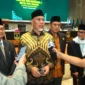 Gubernur Sumbar Mahyeldi Ansharullah memberikan keterangan kepada wartawan usai pelantikan FK KBIHU Provinsi Sumbar dan DPD KBIHU kabupaten/kota se-Sumbar, Sabtu (7/2/2026). (Foto: ADPSB)