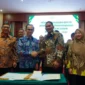 Pengurus Pusat IKA FK Unand periode 2025–2030 resmi dilantik di Aula Student Center M. Syaaf, Fakultas Kedokteran Unand, Minggu (1/2/2026). (Foto: Dok. Unand)